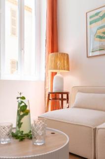 Charmant T3 sur jolie place, parking inclus, Clim - 2