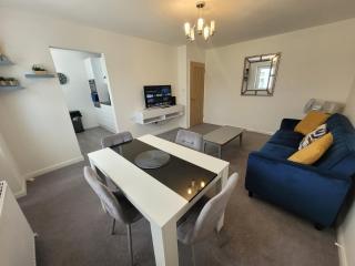 Bumblebee Bungalow - With separate office and gaming space by Catchpole Stays - Colchester - 2