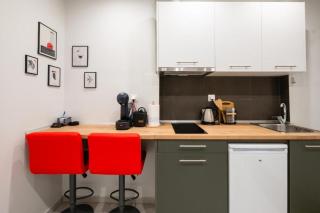 DK Mini Studio White Tower - 7