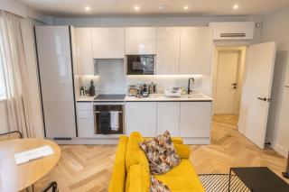 Modern, stylish newly refurbished 2nd floor apartment in Fitzrovia - 6