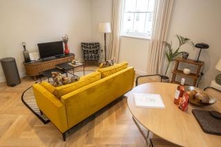 Modern, stylish newly refurbished 2nd floor apartment in Fitzrovia - 3