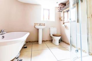 Four bed barn conversion Junction 37 38 M1 - 4