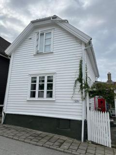 Central Traditional Wooden House - ONS - 0