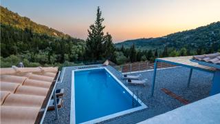 Villa when Waters are Colored - Dhráganon - 1