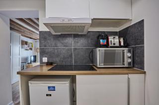 Charming Apartment Center of Paris By Studio Prestige - París - 1