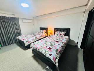 Modern Sukhumvit house near Phrakanong BTS station - 8