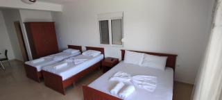 Kristi's & Geri's ROOMS - Saranda - 6
