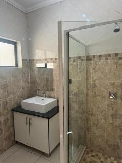 Jakaranda Guest House - 1