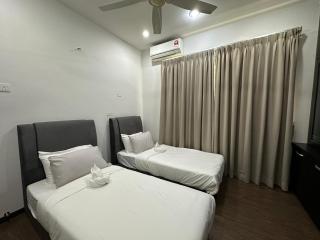 Landed House Gelugor 5Room 3Bath - Gelugor - 5