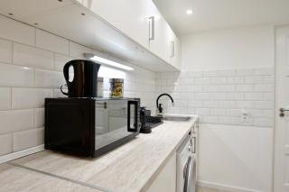 Standard Apartment by Hi5- Hunyadi Square Studio - Budapest - 6