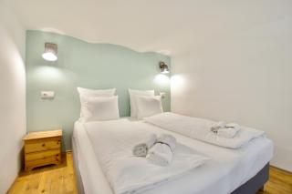 Standard Apartment by Hi5- Hunyadi Square Studio - Budapest - 7