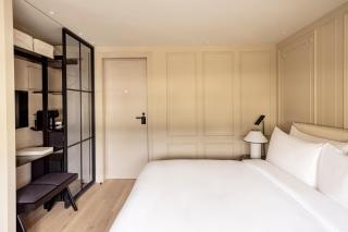 The Caesar Hotel - London - 1