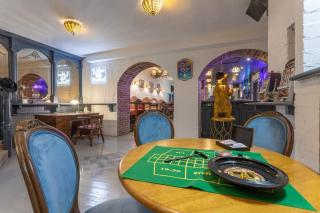 Patriot Bar HotTub-Sleeps30 - 4