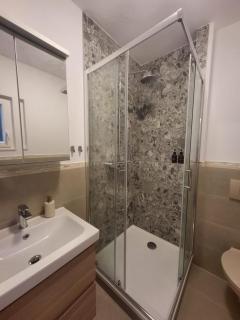 Peaceful studio apartment near to sea - 8