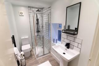 New- Modern 2br Apt Wifi Sleep5 City Centre - 5