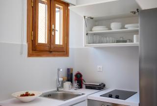 Senses Aegina Downtown Residence - 8