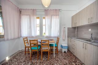 Schönes 47qm großes Familienapartment im 1sten OG mit zwei Schlafzimmern, DuscheWC, Küche und großen Balkon! - Nea Vrasna - 2