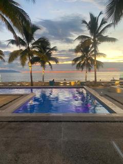 Beachfront X-Large Corner Unit-2 BDR- Ocean View - Puerto Vallarta - 2