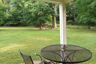 Eastlake Home with Patio Less Than 1 Mi to Lake Erie! - 8
