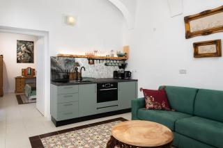 Traditional Apartment with Maltese Internal Court Yard - Designed with Traditional Stone and Tiling - La Valletta - 1