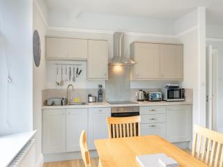Kent View Apartment - Lindale - 4