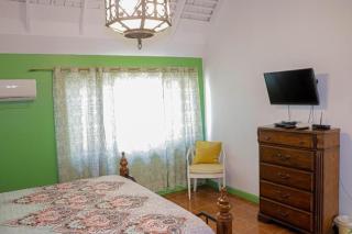 Seven Palms Villa - Runaway Bay - 4