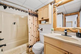 Lakeside Resort by TC-Pontoon Rentals-Sandy Beach - Traverse City - 3