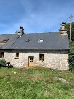 Maison en granite typique à Chaumeil avec jardin privé. - Chaumeil - 0