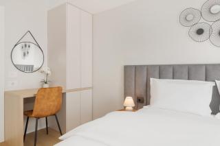 Urban Suite- Luxe 2BR with Balcony and Parking - Oradea - 6