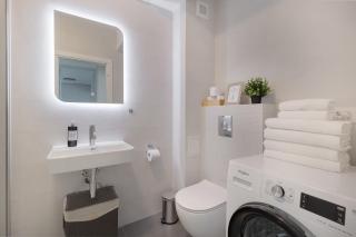 Urban Suite- Luxe 2BR with Balcony and Parking - 1