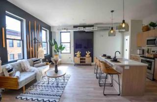 Prime OTR, Steps to TQL Stadium, Findlay & Free Light Rail, Lux King Bed, 55in Smart TV - Cincinnati - 0