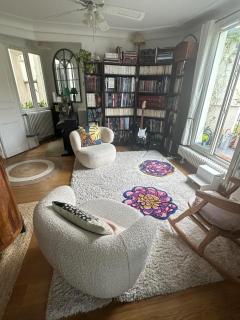 Grand appartement familial Parisien, avec balcon et parking - Paris - 0