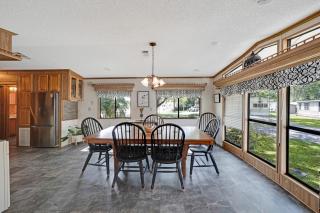 Rhinestone, Cowboy Retreat - 4