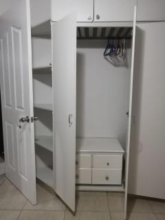 Amplia habitación con baño privado en Ciudad de Panamá - 2