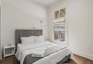 Historic Charming 2Story 10BR House - Sleep 20 - 8