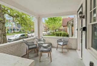 Historic Charming 2Story 10BR House - Sleep 20 - 7