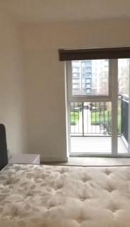 FEMALE ONLY Spare room with Gym & Spa Access - 5