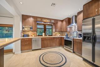 Family Beach Home With Home Theater & Heated Pool! - Hollywood - 6
