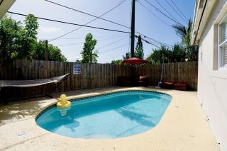 NEW Pool Game Room Outside Games 3 miles to beach - Pompano Beach - 7