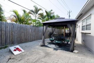 NEW Pool Game Room Outside Games 3 miles to beach - Pompano Beach - 2