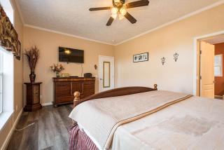 Hillside Hideaway - 6