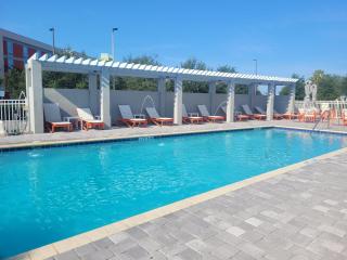 Holiday Inn & Suites Orlando - I-Drive - Theme Parks by IHG - 3