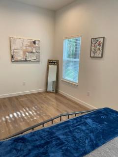 New Home in Lockhart with a Groovy Lounge - 2