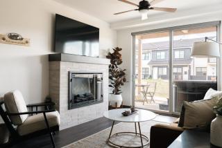 New Luxe Condo - Hot Tub - Minutes to WP! - Fraser - 3