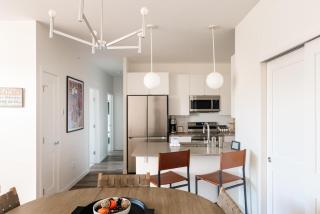 Chic Condo - Near Town and Trails - Hot Tub - Deck - 8