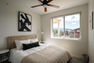 New MTN Retreat - Hot Tub - Deck Views - Fraser - 7