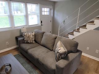 Davenport Dwellings-Newly furnished 3bd 2ba - 5