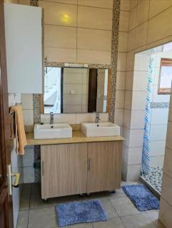 Clem Villa - 4