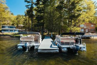 Modern Lakeside Resort with Pontoon & SUP Rentals - Traverse City - 4