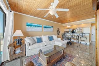 Romar Beach 102 - 2